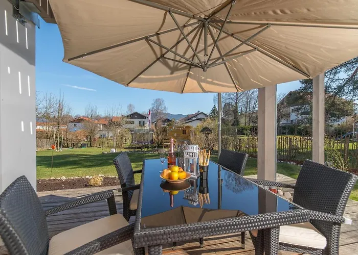Helle Wohnung Mit Bergblick & Eigener Terrasse