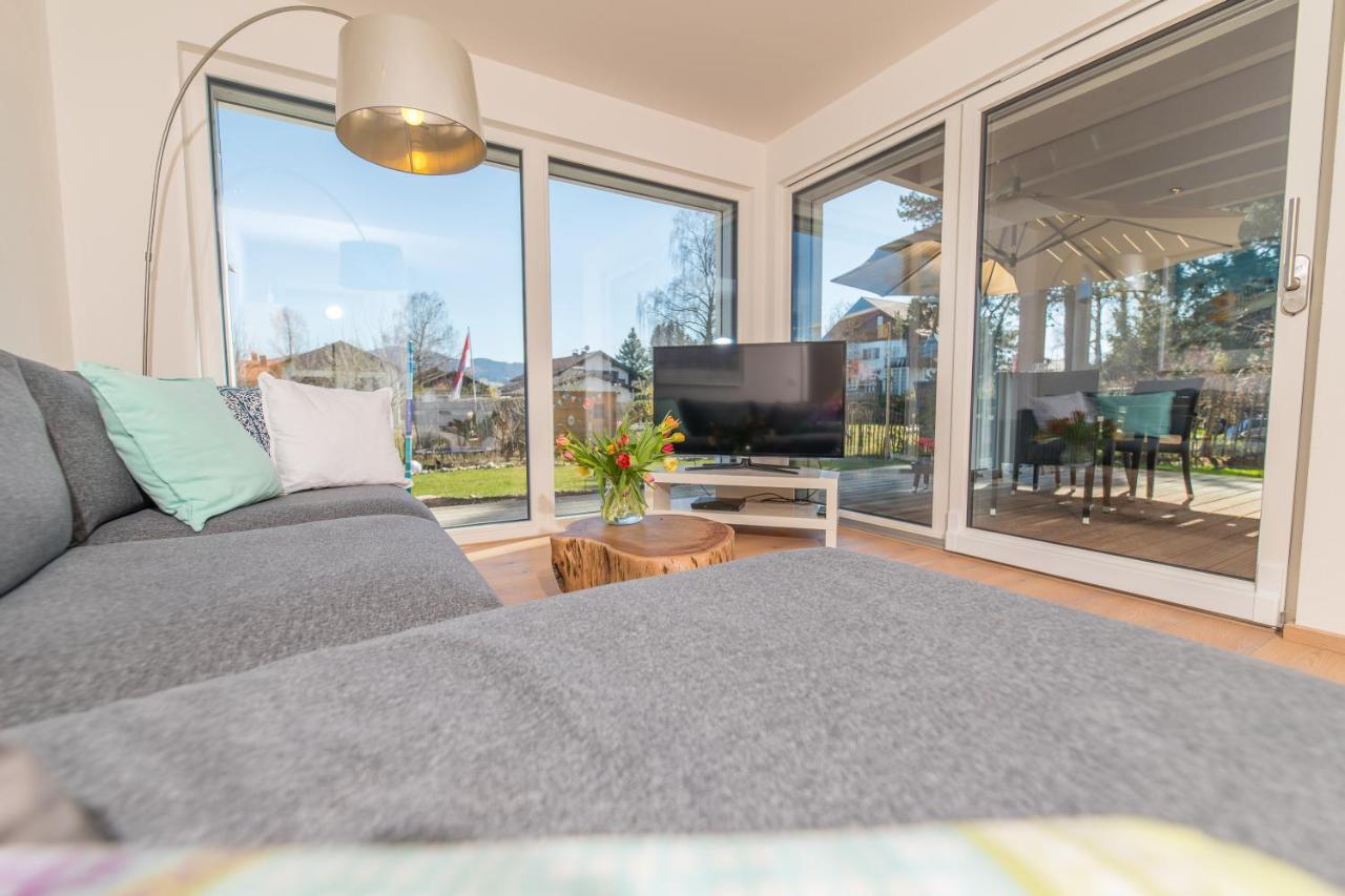 Helle Mit Bergblick & Eigener Terrasse *