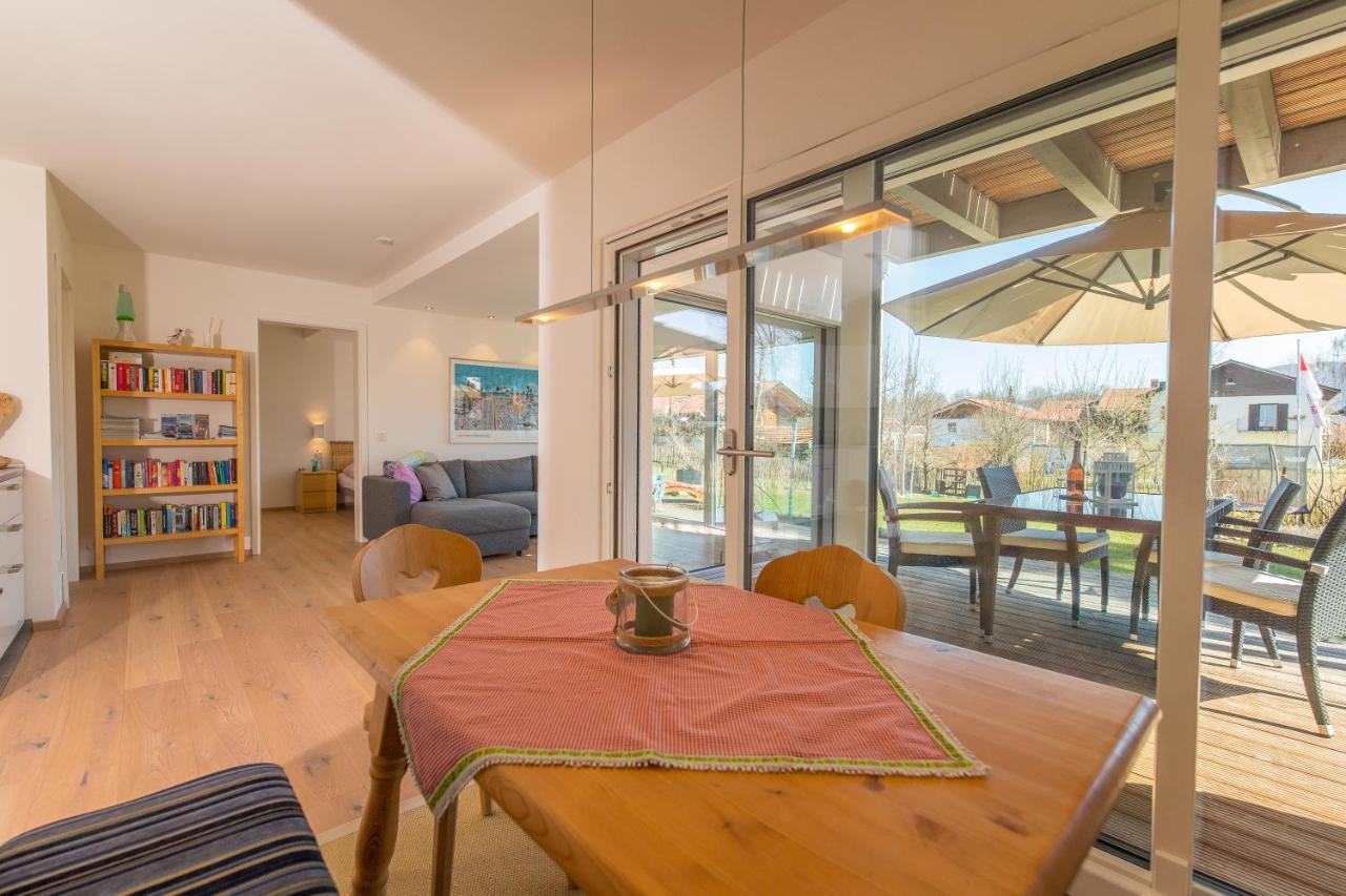 Helle Mit Bergblick & Eigener Terrasse *